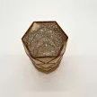 Arany színű, 18 cm magas, geometrikus üvegváza