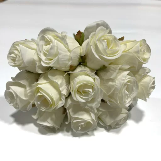 Fehér színű mű rózsacsokor, 12 szál, 25 cm