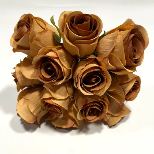Rozsdabarna színű mű rózsacsokor, 12 szál, 25 cm