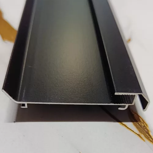Szegély, LED szalaggal, alumínium, 60x2500 mm - Fekete